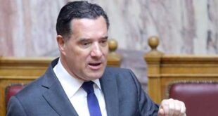 Γεωργιάδης: Άμεση απομάκρυνση του αναισθησιολόγου που ζήτησε φακελάκι
