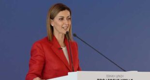 Αγαπηδάκη: 3 στους 4 νέους κάνουν doomscrolling – Νέες δράσεις Υγείας για την ελληνική οικογένεια